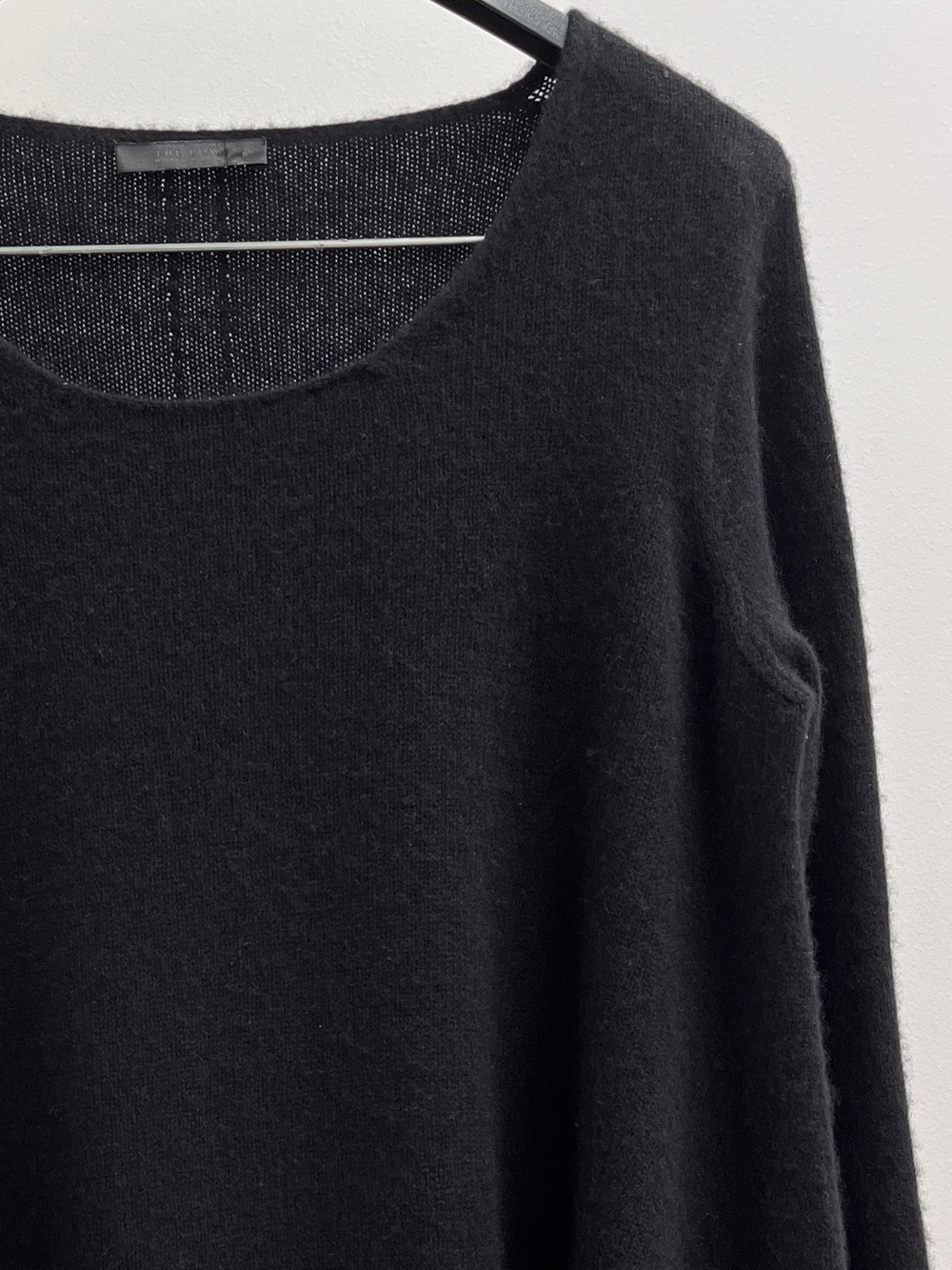 The Row cashmere sweater M black classic timeless effortless chic old money
